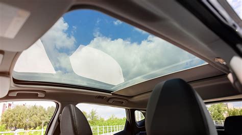 pickup truck with sunroof